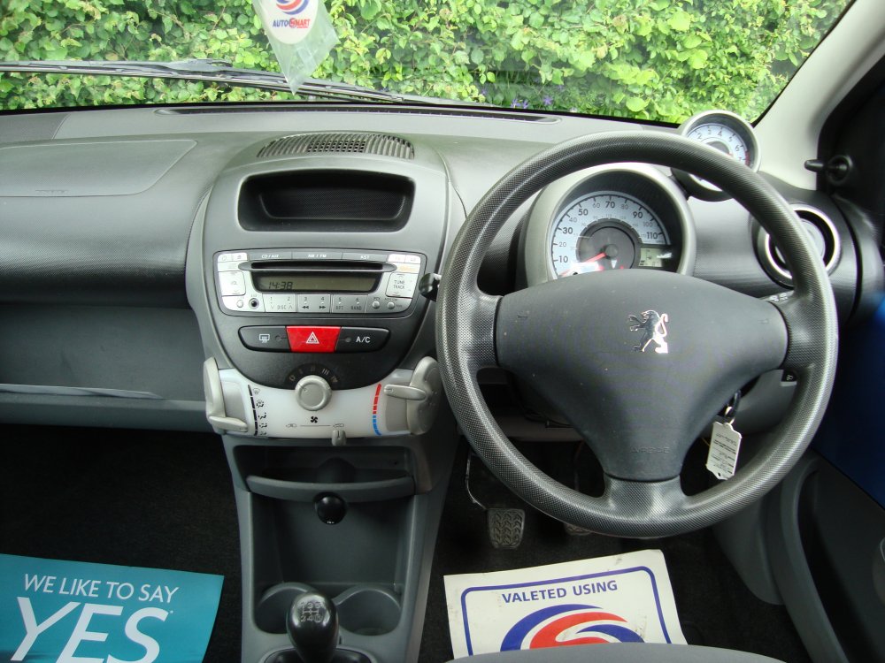 Peugeot 107 URBAN 1.0 3 DOOR
