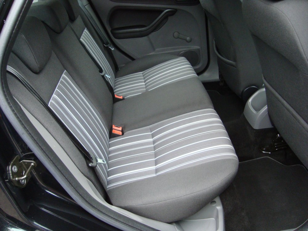 Ford FOCUS STYLE 100 AUTO 1.6  5 DOOR