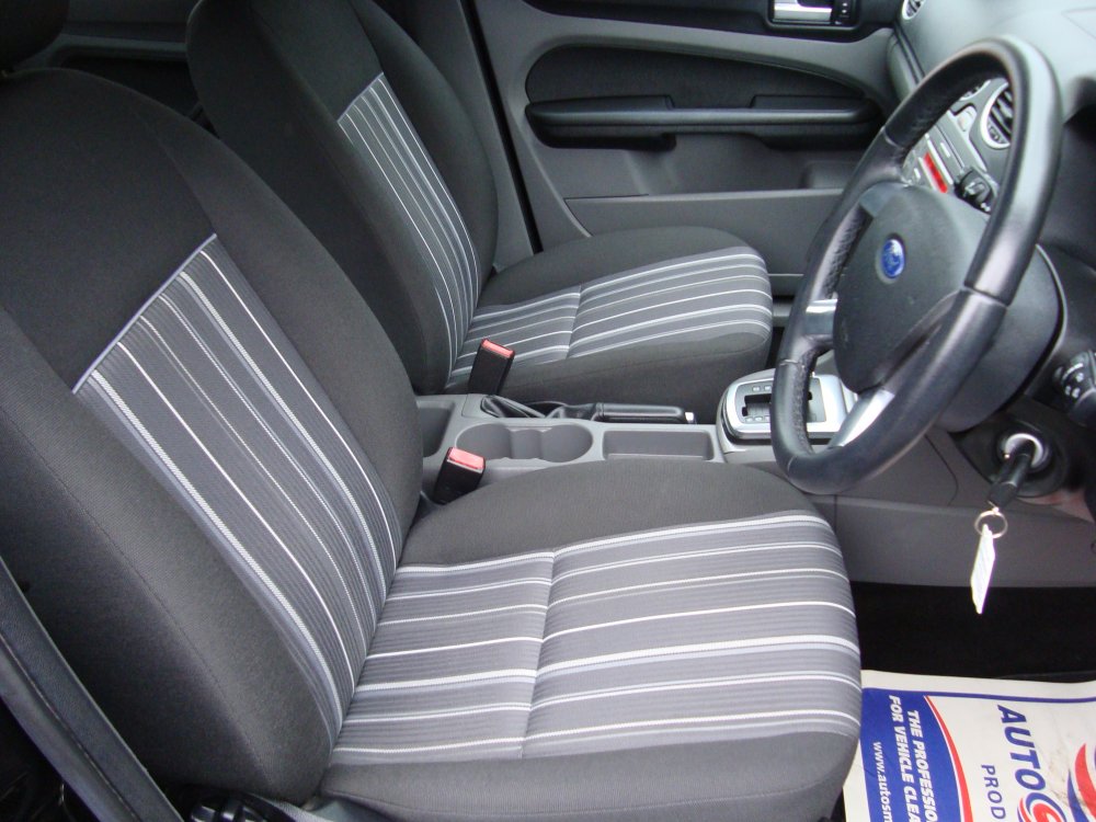 Ford FOCUS STYLE 100 AUTO 1.6  5 DOOR