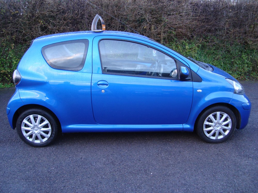 Toyota AYGO BLUE 1.0  3 DOOR