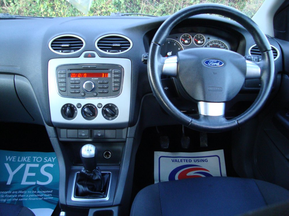 Ford FOCUS ZETEC CLIMATE 1.8  5 DOOR