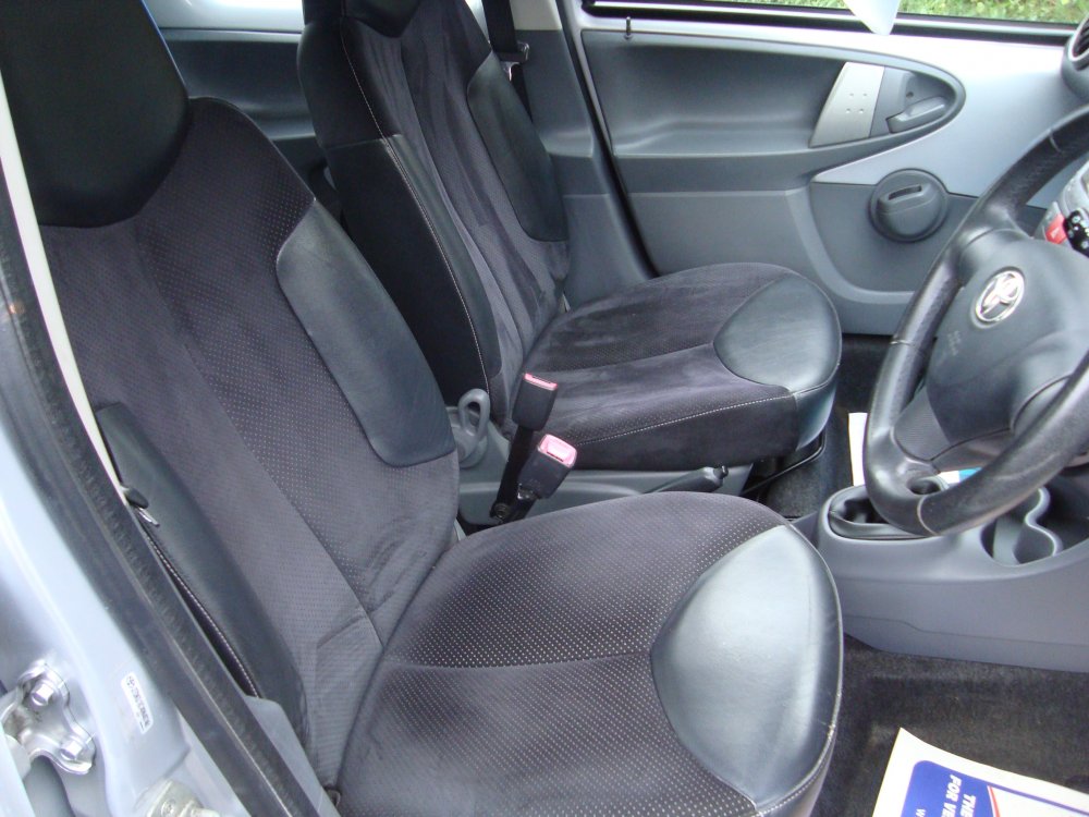 Toyota AYGO PLATINUM 1.0  5 DOOR