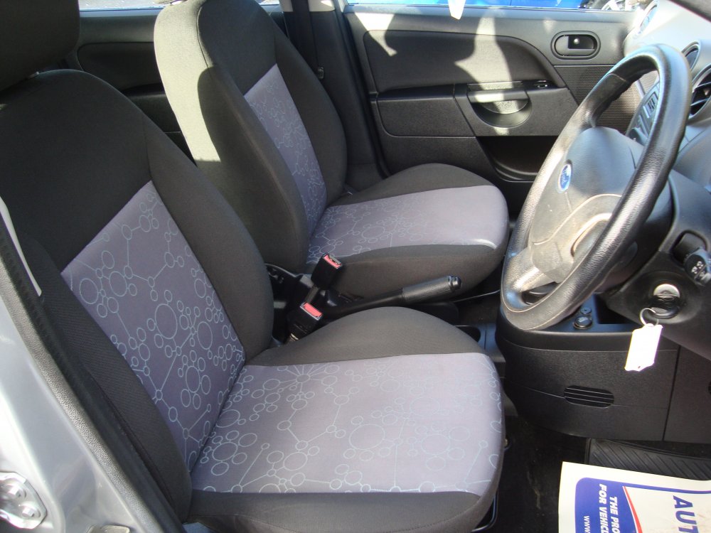 Ford FIESTA STYLE  1.25  5 DOOR