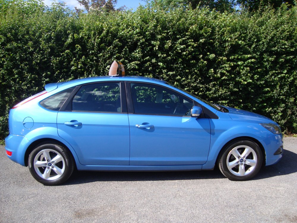 Ford FOCUS ZETEC (100)  1.6  5 DOOR