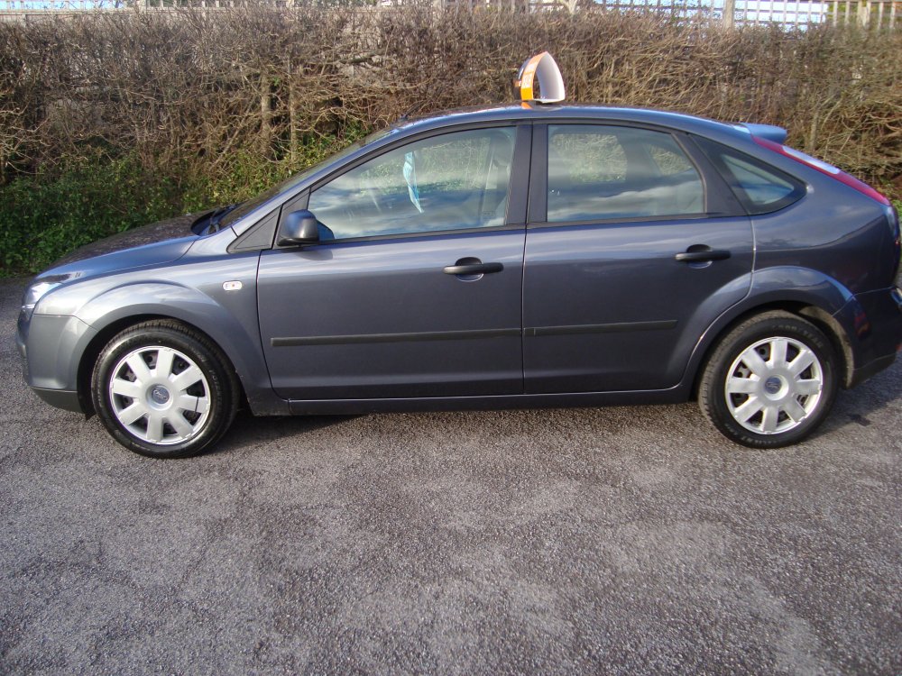 Ford FOCUS LX 1.6 5 DOOR