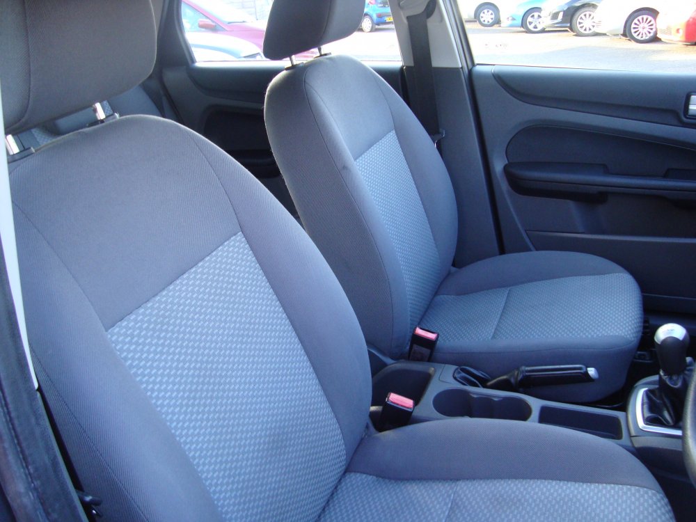 Ford FOCUS LX 1.6 5 DOOR