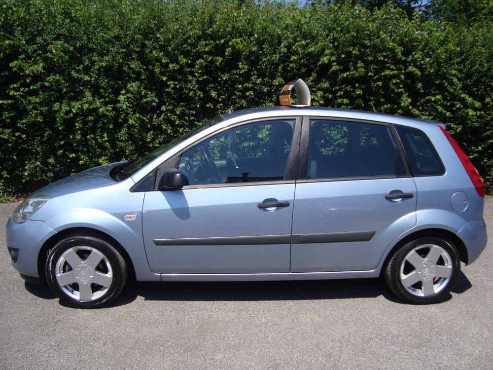 Ford FIESTA ZETEC CLIMATE 1.4 5 DOOR