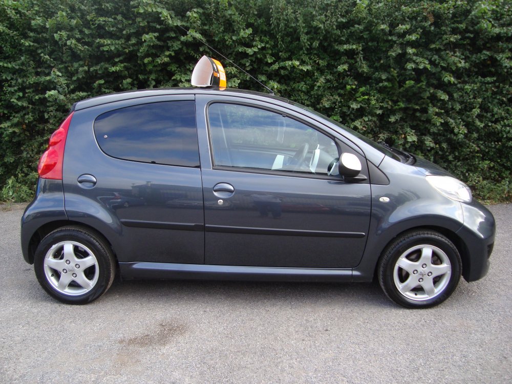 Peugeot 107 SPORTIUM ( special edition) 1.0  5 DOOR