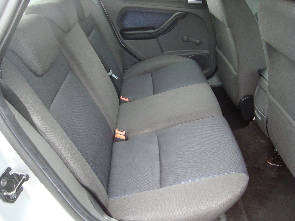 Ford FOCUS ZETEC CLIMATE 1.6  5 DOOR