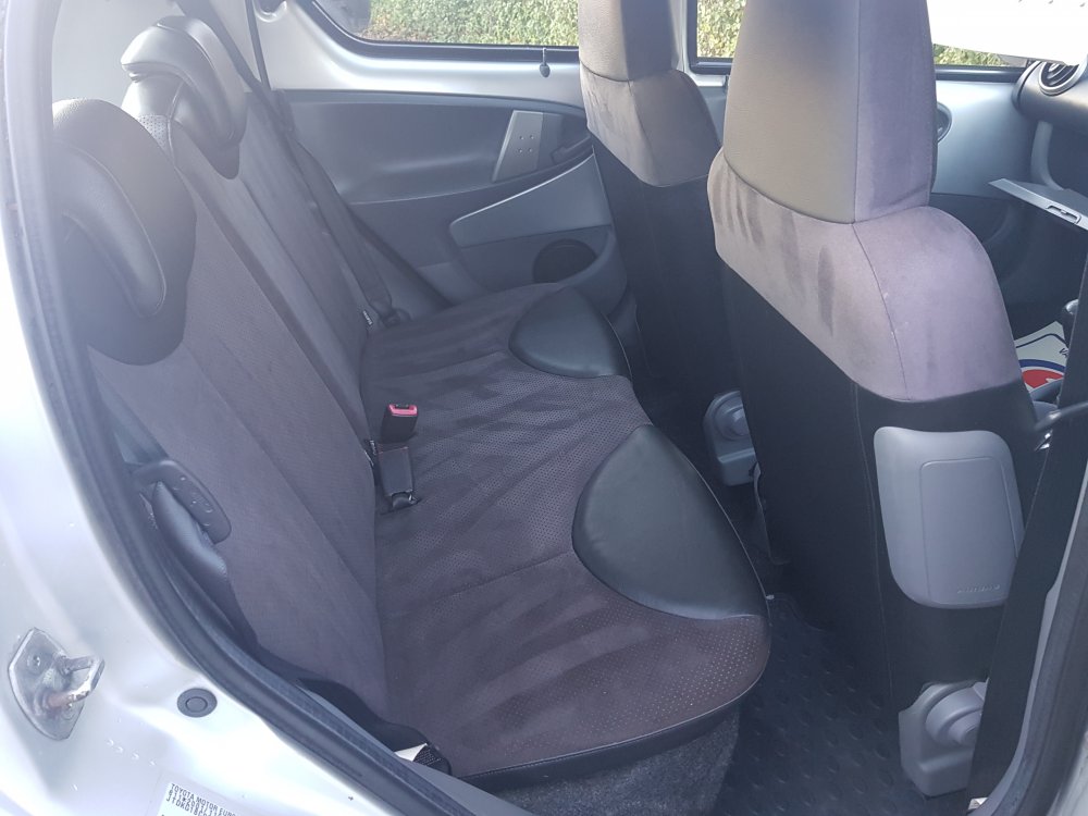 Toyota AYGO PLATINUM 1.0 5 DOOR