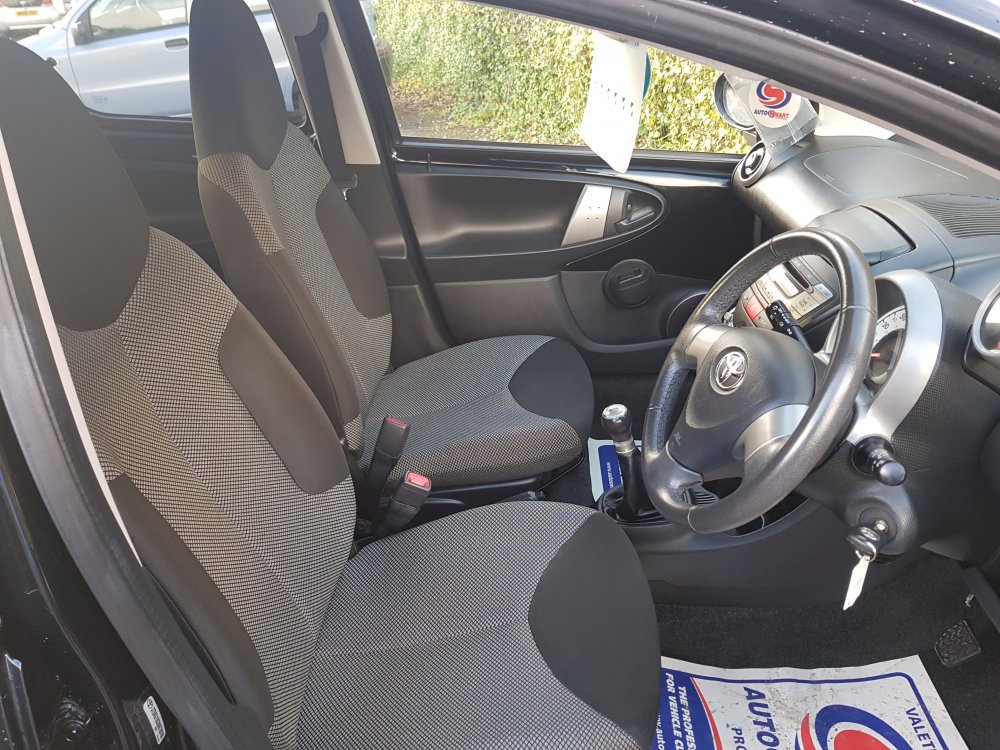 Toyota AYGO MOVE WITH STYLE 1.0  5 DOOR