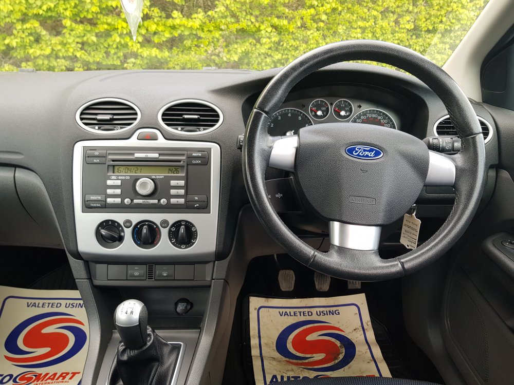 Ford FOCUS ZETEC CLIMATE 1.6  5 DOOR