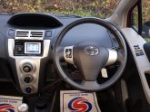 Toyota YARIS SR 1.3  5 DOOR