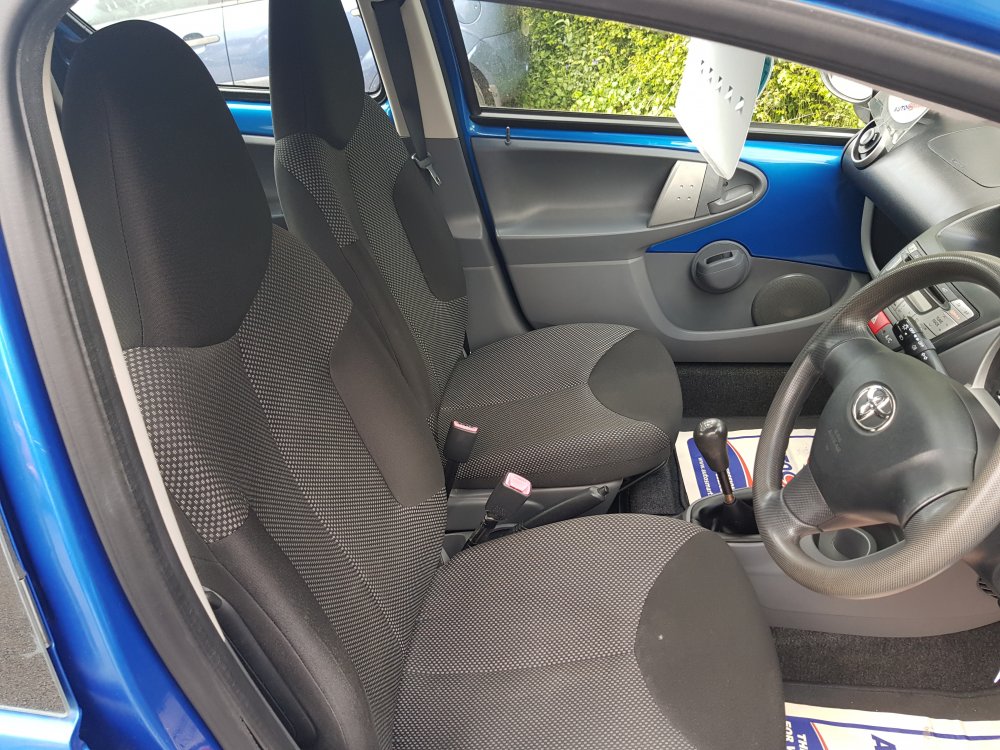 Toyota AYGO BLUE 1.0  5 DOOR