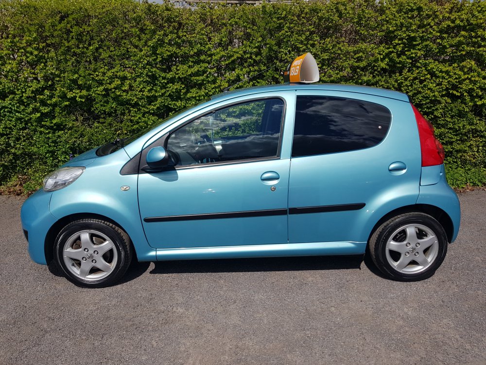 Peugeot 107 ENVY 1.0  5 DOOR