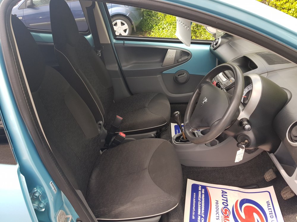 Peugeot 107 ENVY 1.0  5 DOOR