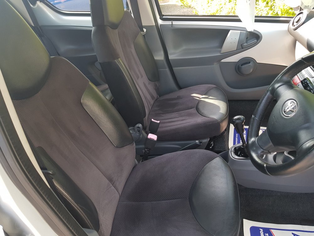 Toyota AYGO PLATINUM 1.0 5 DOOR