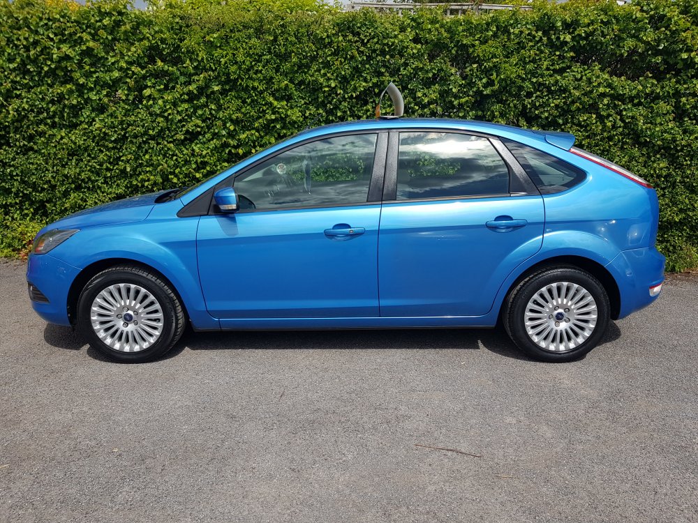 Ford FOCUS TITANIUM 1.6  5 DOOR