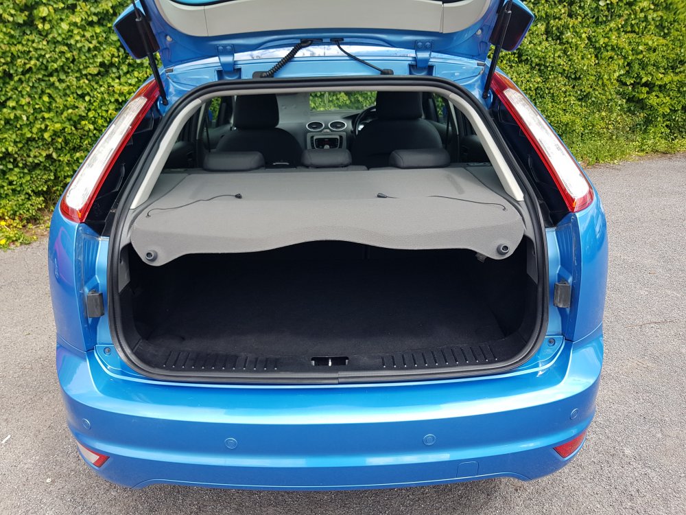 Ford FOCUS TITANIUM 1.6  5 DOOR