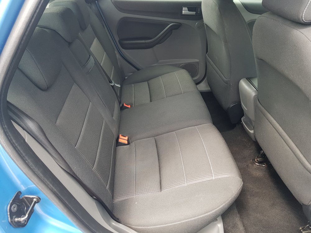 Ford FOCUS TITANIUM 1.6  5 DOOR
