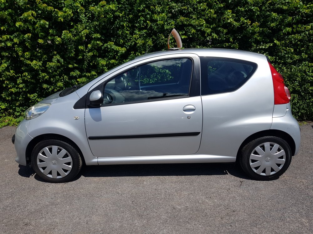 Peugeot 107 URBAN 1.0 5 DOOR