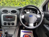 Ford FOCUS ZETEC (125) 1.8  5 DOOR