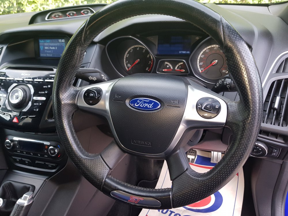 Ford FOCUS ST-2 TURBO 2.0  5 DOOR