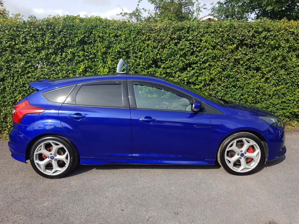 Ford FOCUS ST-2 TURBO 2.0  5 DOOR