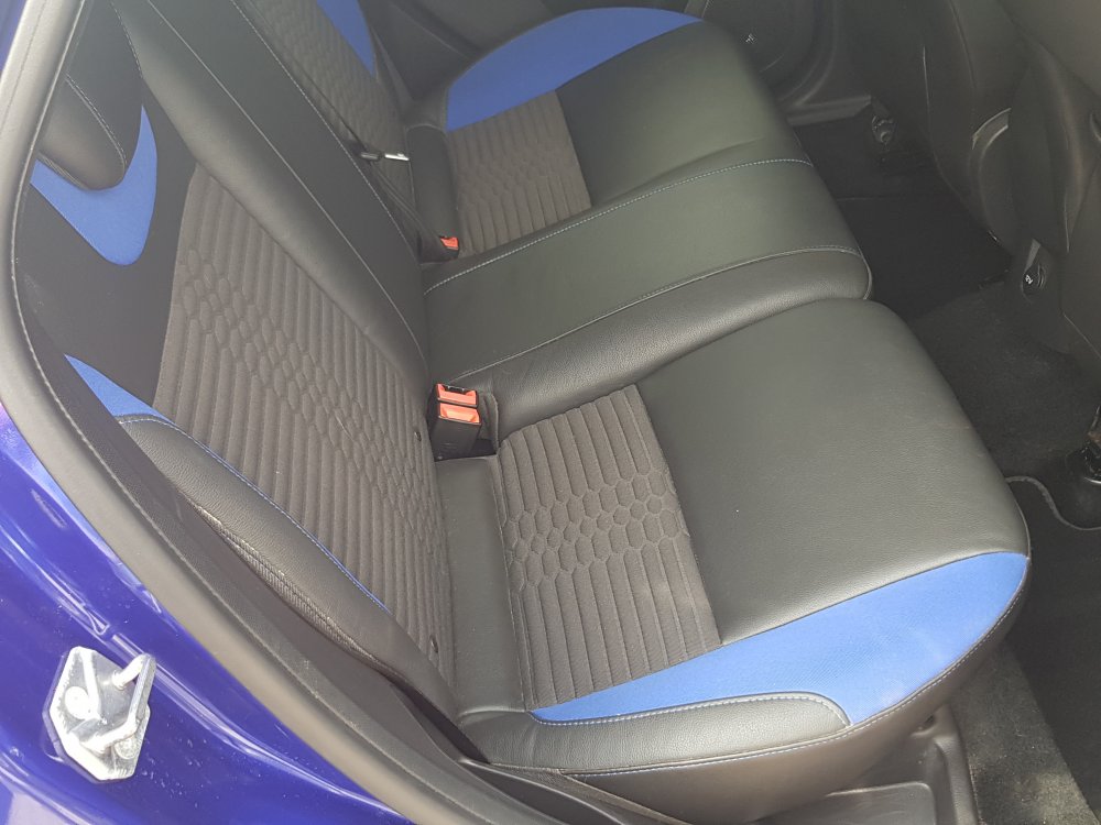 Ford FOCUS ST-2 TURBO 2.0  5 DOOR