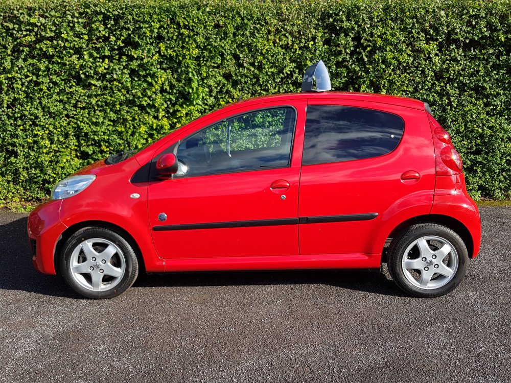 Peugeot 107 ENVY 1.0  5 DOOR