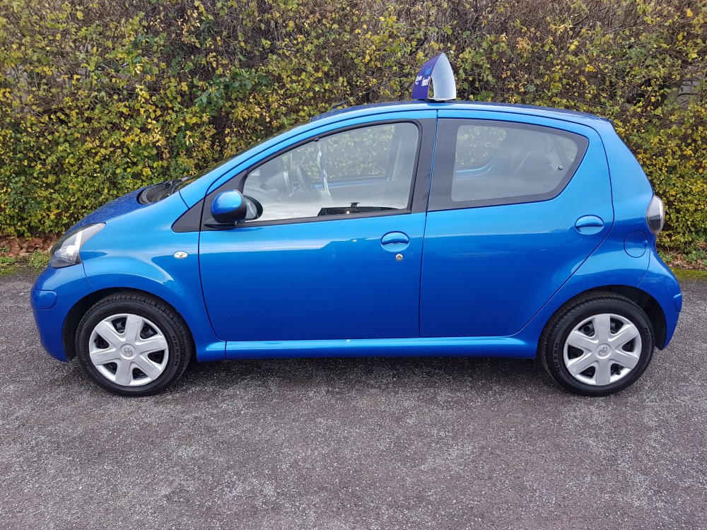 Toyota AYGO BLUE 1.0  5 DOOR