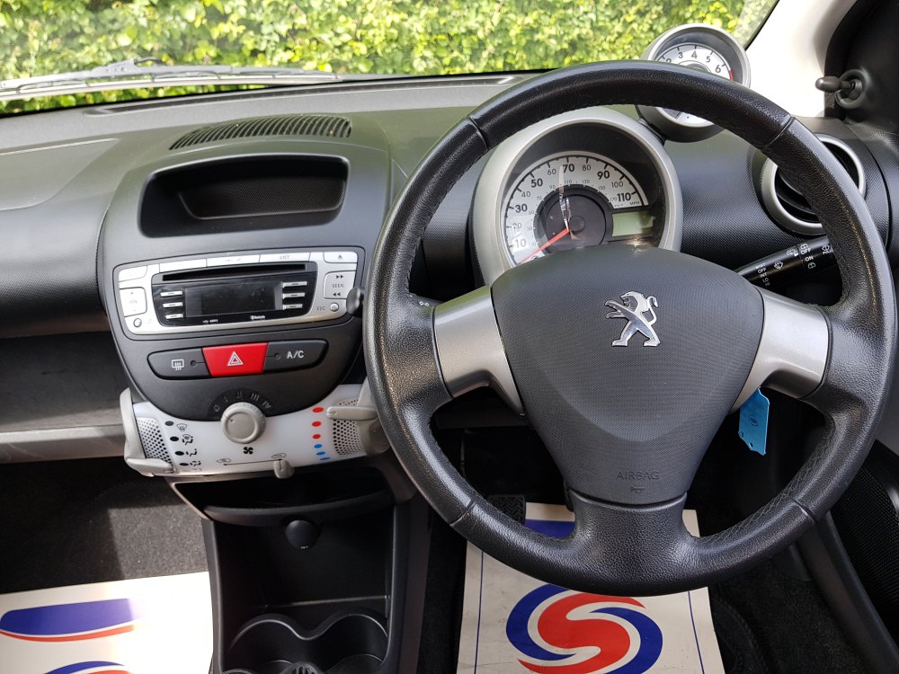 Peugeot 107 ALLURE 1.0  5 DOOR