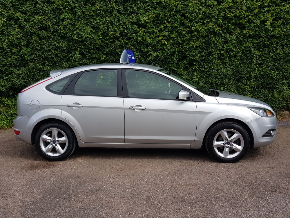 Ford FOCUS ZETEC  1.6  5 DOOR