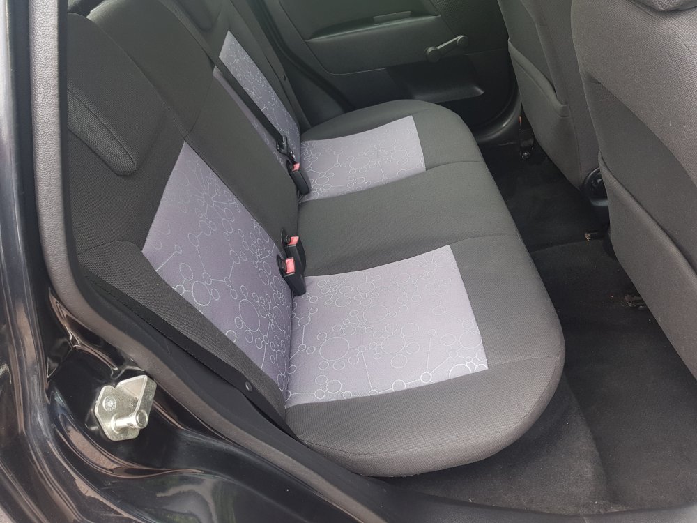 Fiesta isofix online