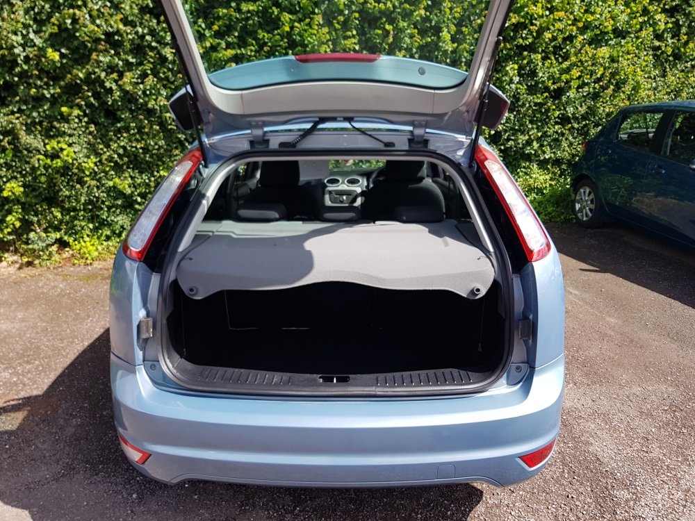 Ford FOCUS ZETEC  1.8  5 DOOR