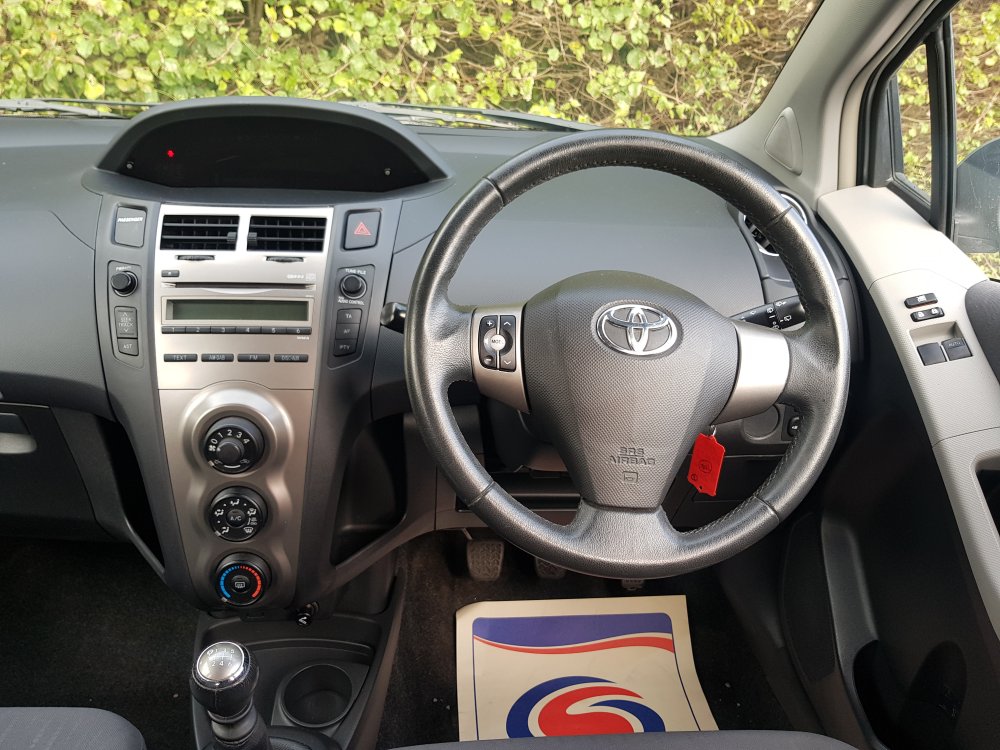 Toyota YARIS TR 1.3 5 DOOR