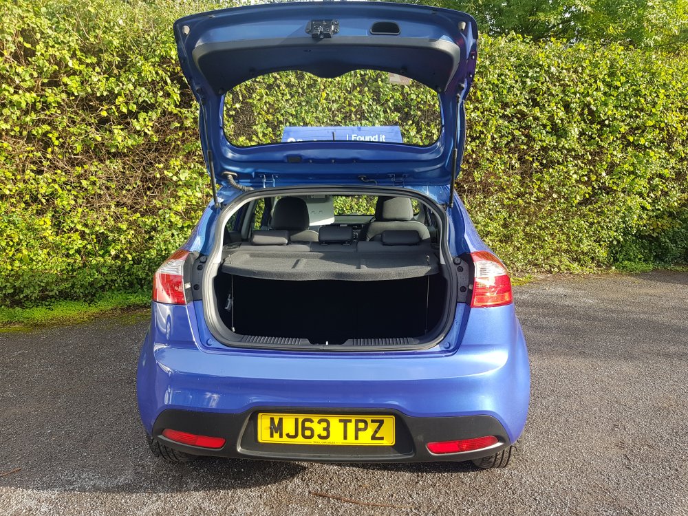 Kia RIO 2   1.2  5 DOOR