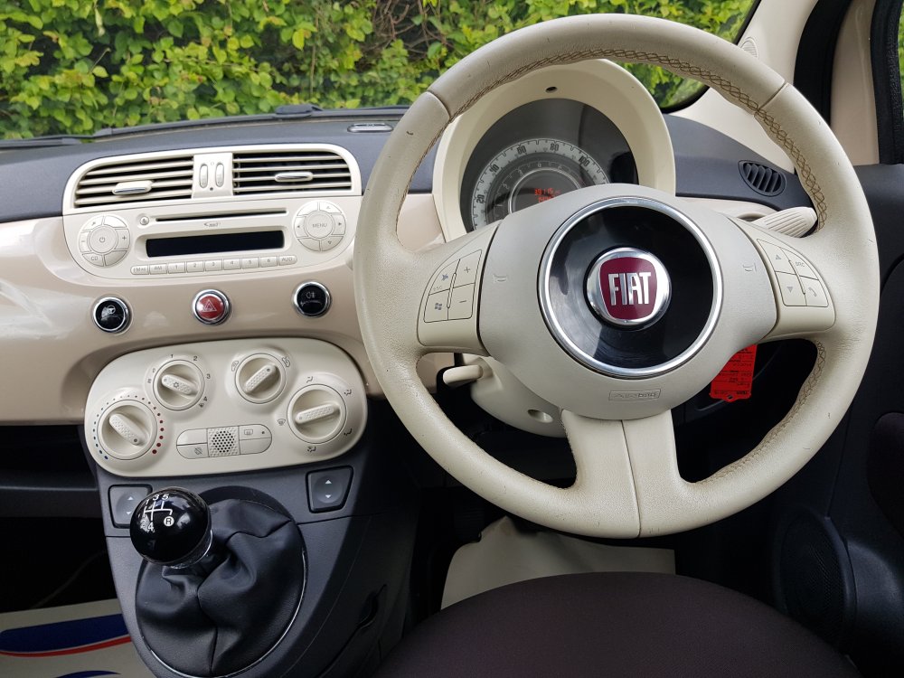 Fiat 500 LOUNGE 1.2  3 DOOR