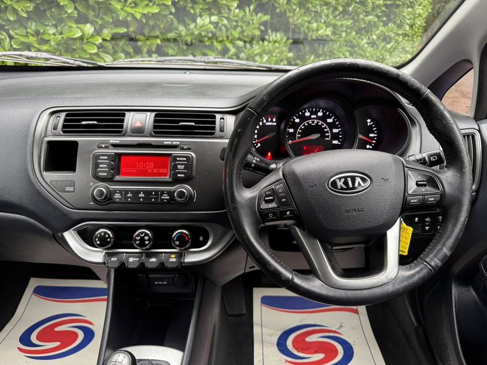 Kia RIO 2   1.2  5 DOOR