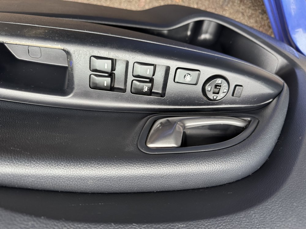 Kia RIO 2   1.2  5 DOOR