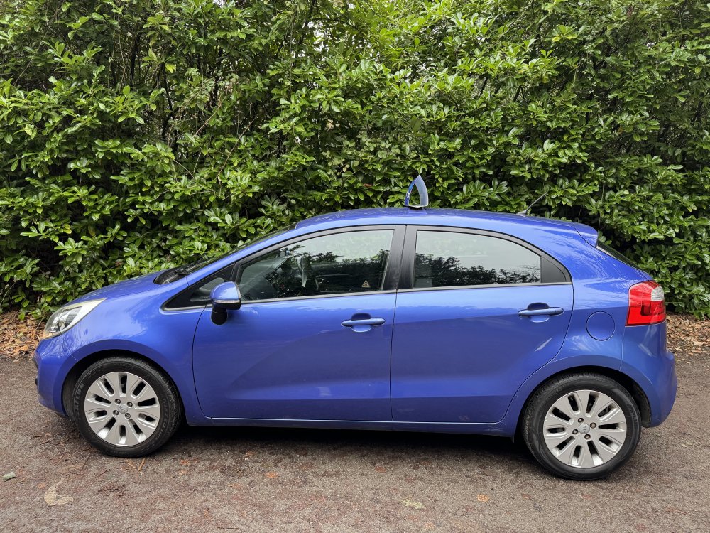 Kia RIO 2   1.2  5 DOOR