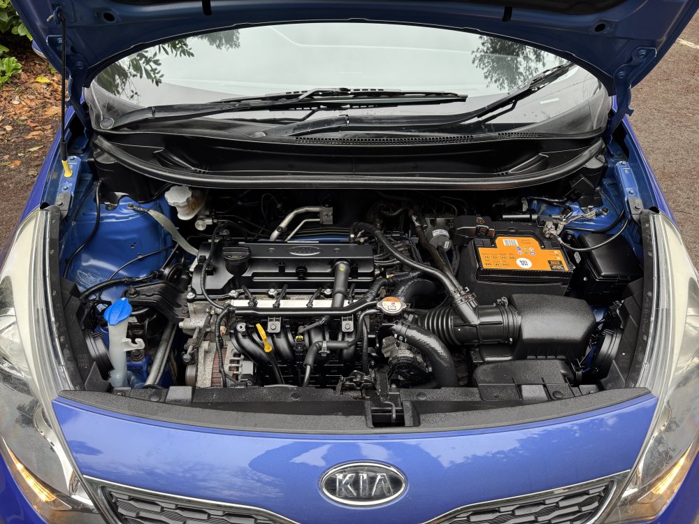 Kia RIO 2   1.2  5 DOOR