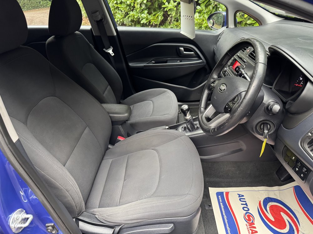 Kia RIO 2   1.2  5 DOOR