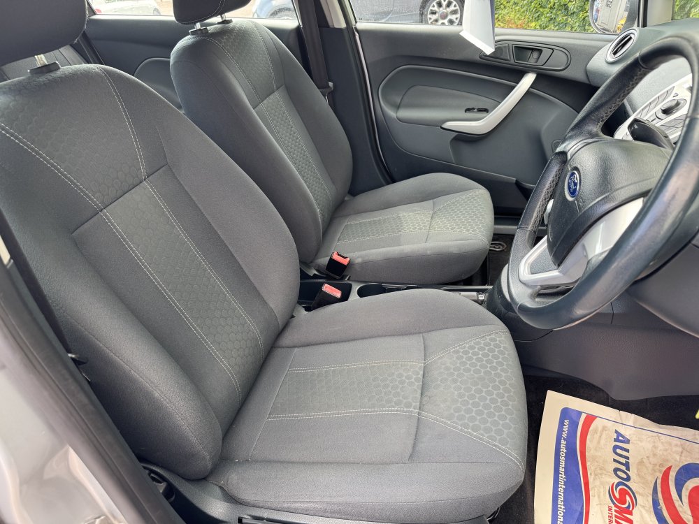 Ford FIESTA ZETEC 1.25  5 DOOR