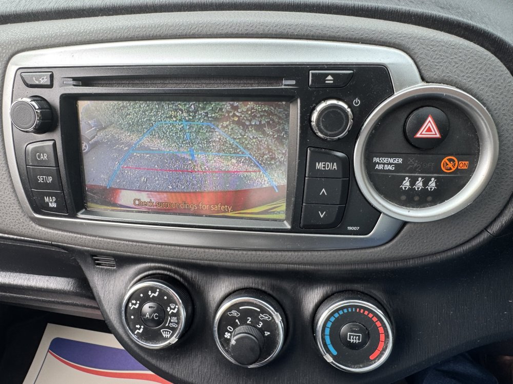 Toyota YARIS SR 1.3  5 DOOR