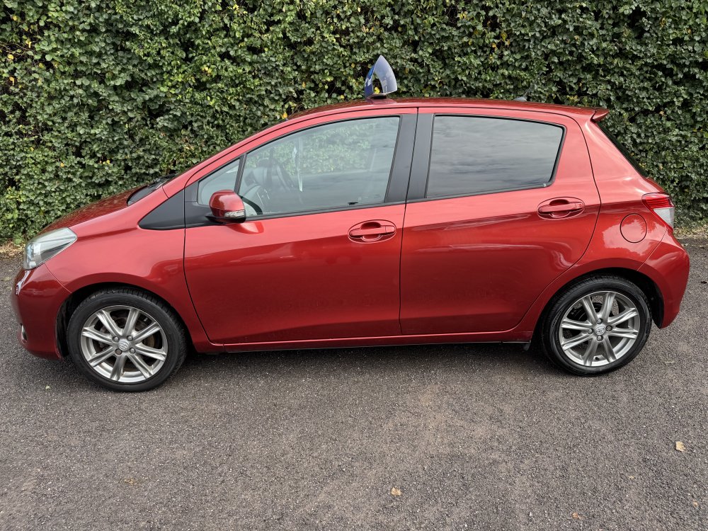 Toyota YARIS SR 1.3  5 DOOR