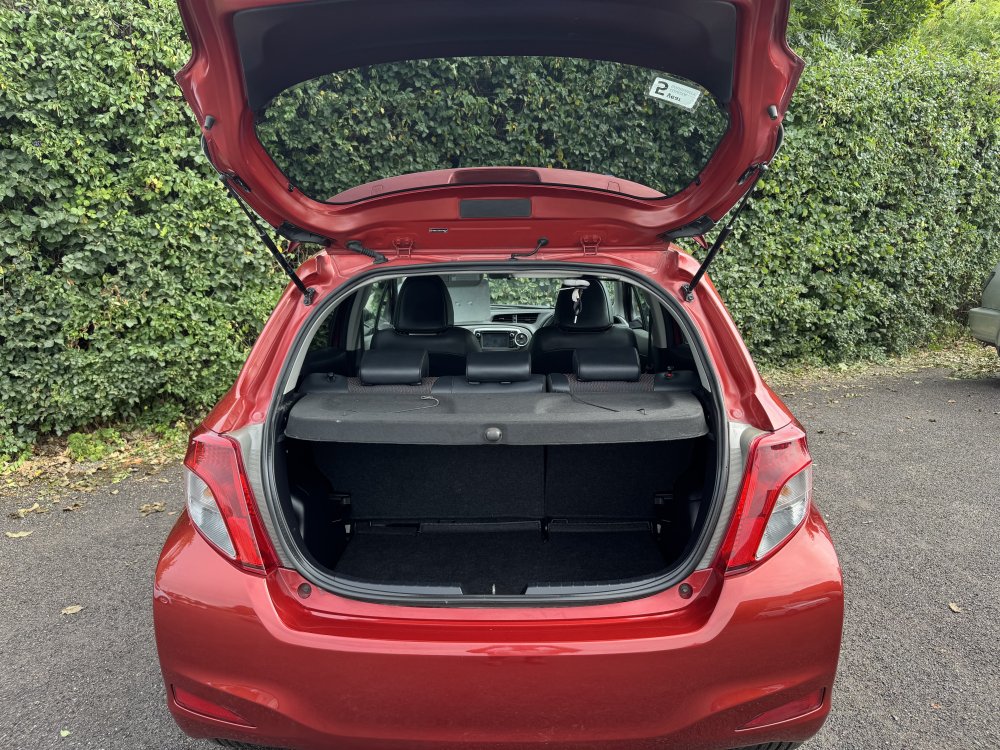 Toyota YARIS SR 1.3  5 DOOR