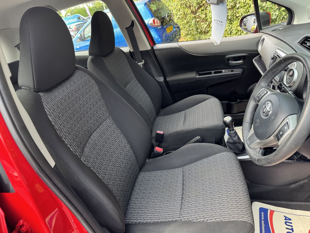 Toyota YARIS TR 1.3 5 DOOR
