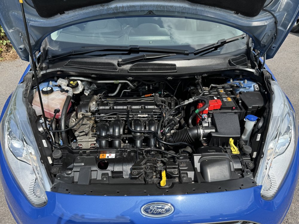 Ford FIESTA ZETEC 1.6 AUTO 5 DOOR