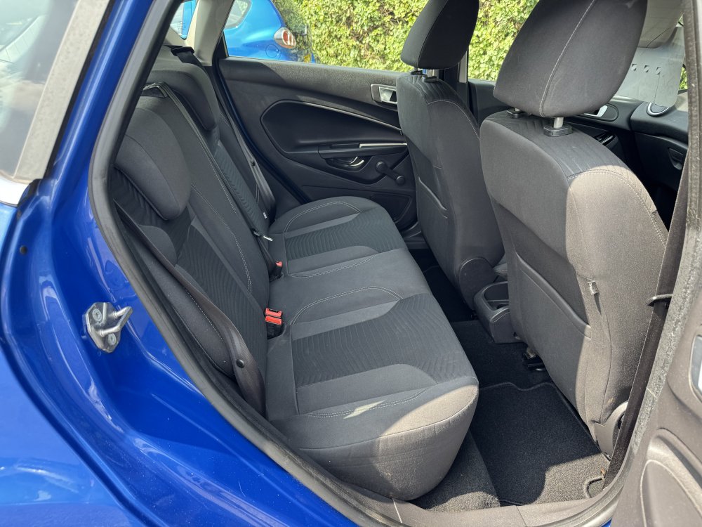 Ford FIESTA ZETEC 1.6 AUTO 5 DOOR